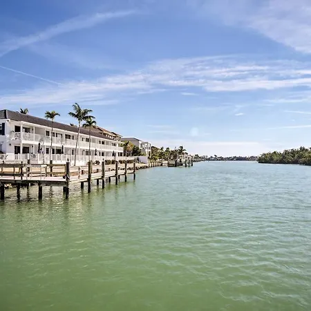 Waterfront Marco Island Retreat With Shared Docks Apartment